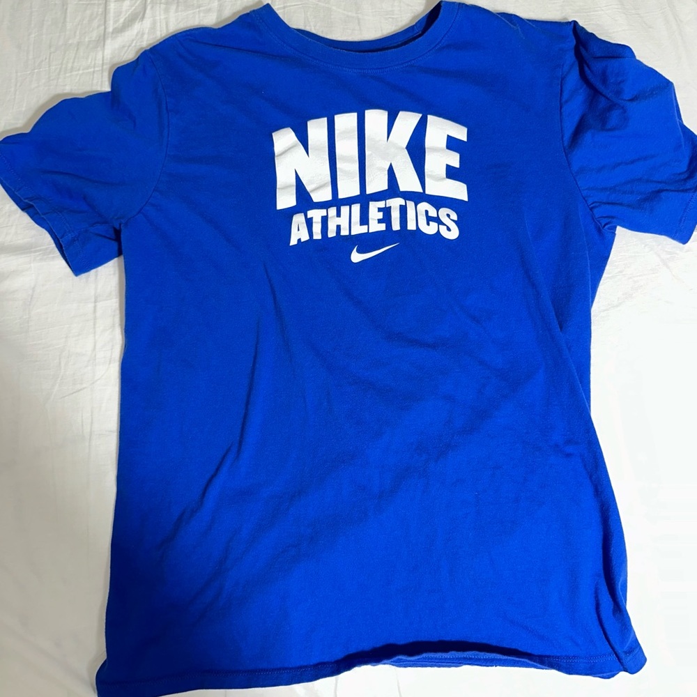 Blue nike graphic teeshirt size m men’s